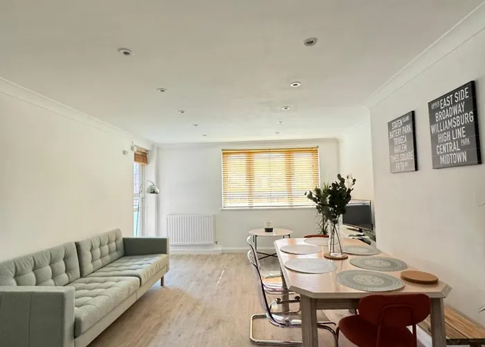 Spacious 3Bd Flat Close To Tube - Fulham!