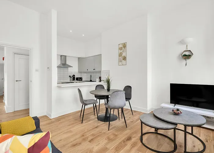 Contemporary Oasis In Paddington