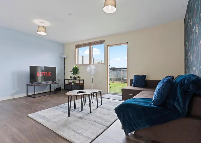Spectacular 3Br 2Bath Rooftop Sky-Views With Parking