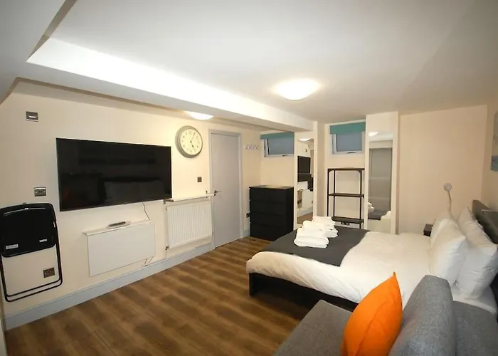 Newly Refurbished Studio Apartment - Flat 8