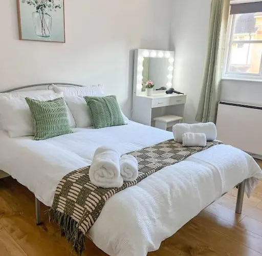 Cosy & Modern Flat In Islington- 15 Minute Walk From Emirates Stadium