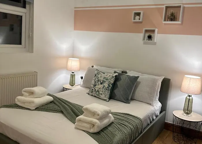 Cosy 1 Bedroom Flat Steps From Turnpike Ln Station London