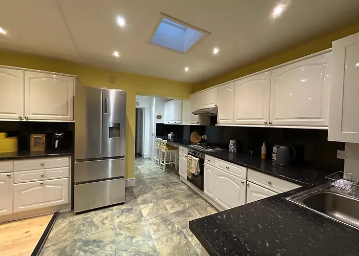 Cozy 3 Bed Near Greenwich Fast Wifi & Free Parking