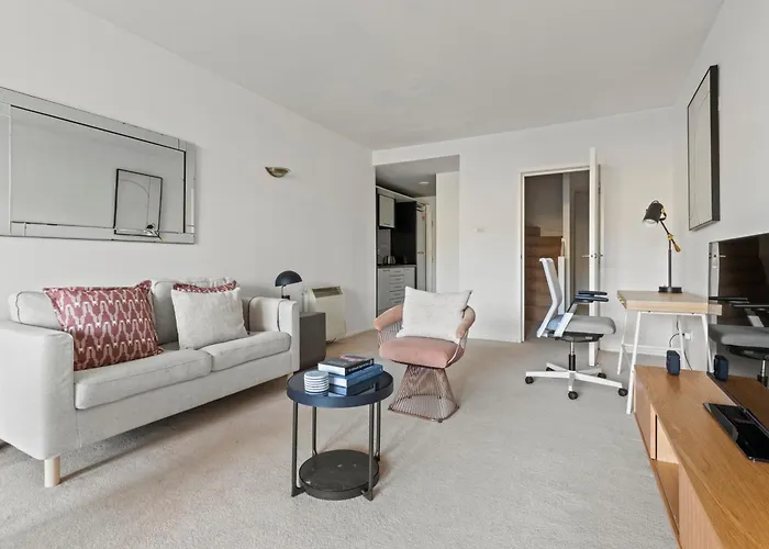 Londwell, Knightsbridge Luxury Balcony Penthouse