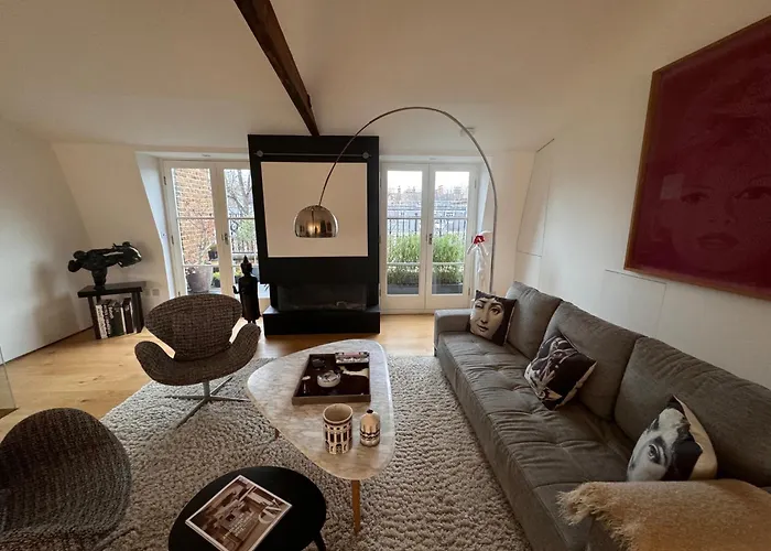 Chelsea, Three-Bedroom Contemporary Living Duplex
