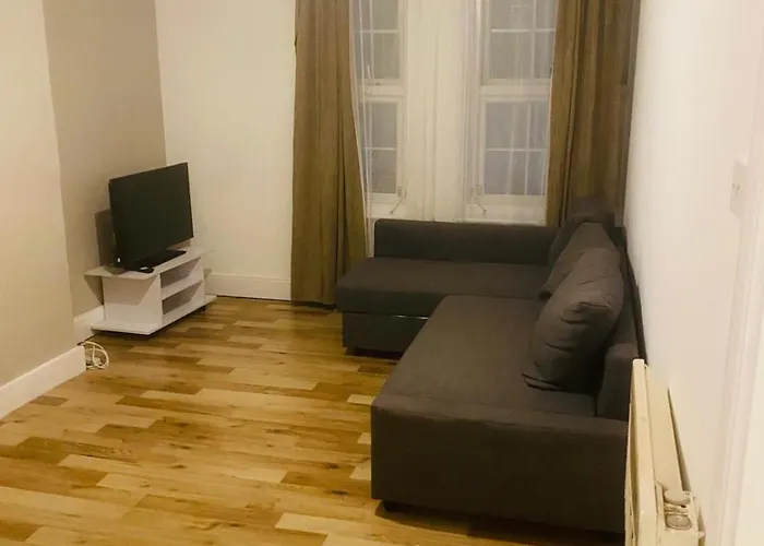 1 Bed Flat In Little Venice