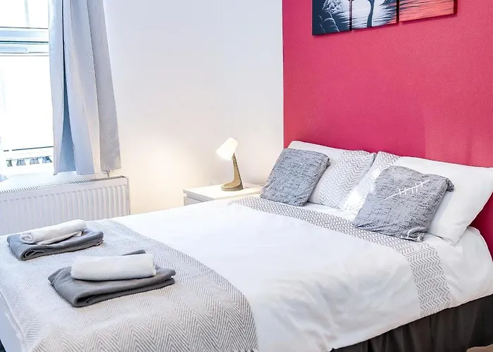 Central And Cozy 2Br By Ls2G Short Lets & Serviced Accommodation Greater London With Free Wifi
