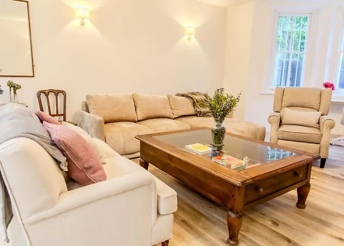 Luxury Newly Refurbished Chelsea Garden Flat