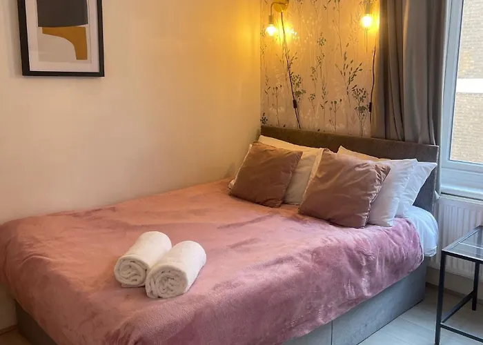 Lovely 2 Bed Flat 2 Floor Miles