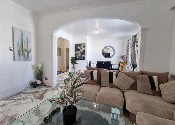 4Th Flr Fantastic 3 Bedroom Flat In W2-G15
