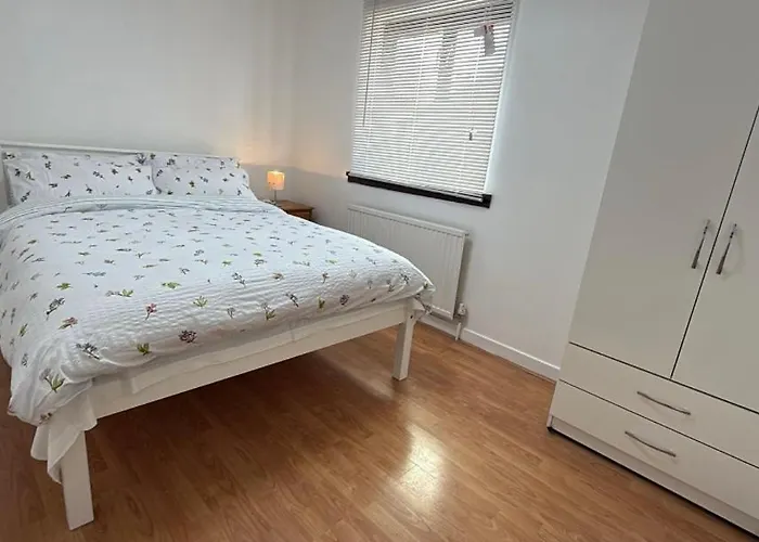 10A Saint Marys Road