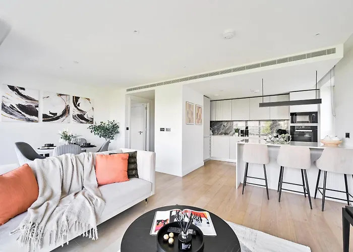 Luxury 2-Bed 2-Bath Apartment -White City -Steps To Tube Station