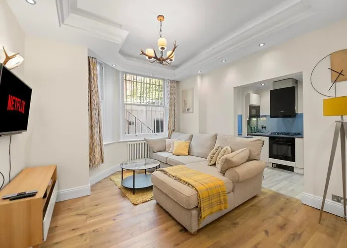 Sg, Knightsbridge Residence With Garden Terrace By Harrods