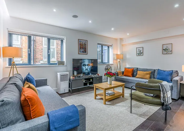 Peaceful 1Br In London Ariana Apartments Stay