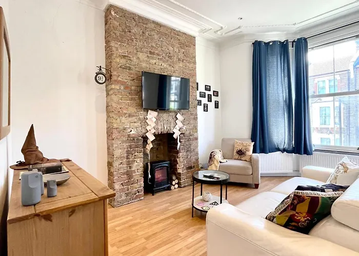 1 Bdr Flat- Harry Potter Themed