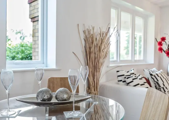 2 Bed Flat, Dedicated Workspace, Parking, 4Ktv