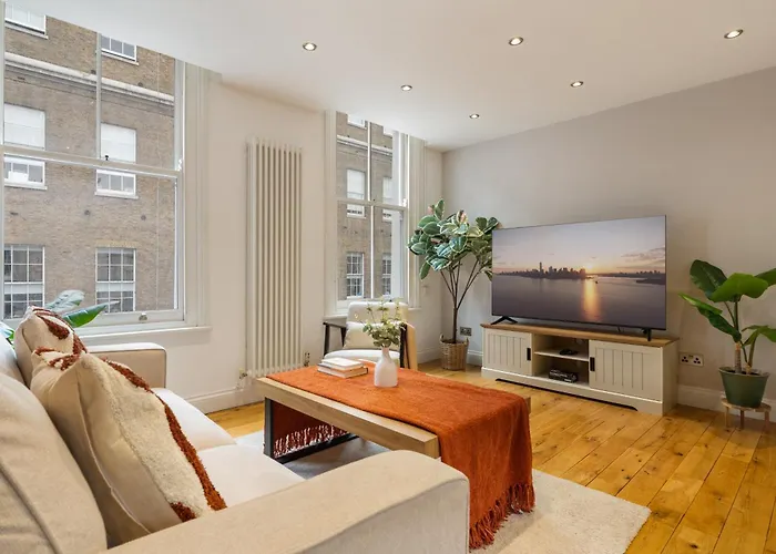Hidden Gem In Central Location - Beautiful 2 Bed