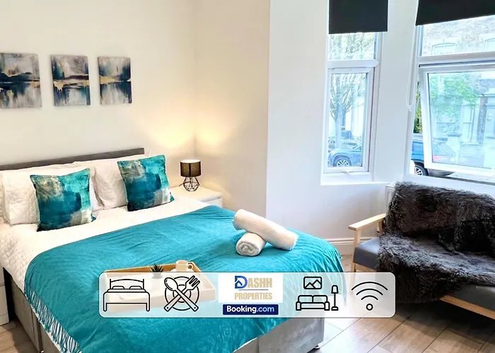 Two Bedroom Apartment By Dashh Properties Short Lets & Serviced Accommodation In Shepherds Bush With Free Wifi