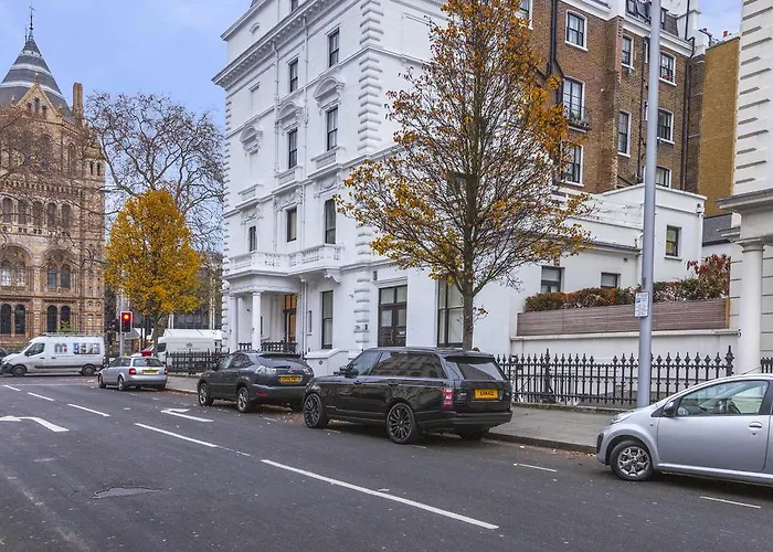 South Kensington Apartment X4, London