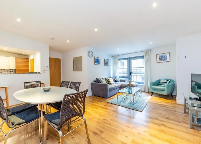 2 Bed Executive Apartment Next To Liverpool Street Free Wifi By City Stay Aparts London