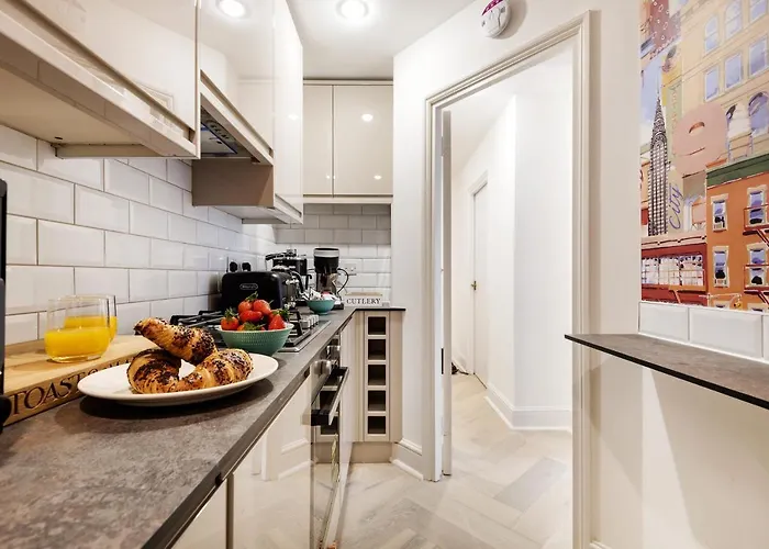 Stylish Buckingham Apartment Victoria