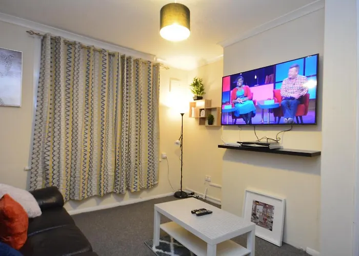 Beautiful Two Bedroom Apt Near London O2 Arena