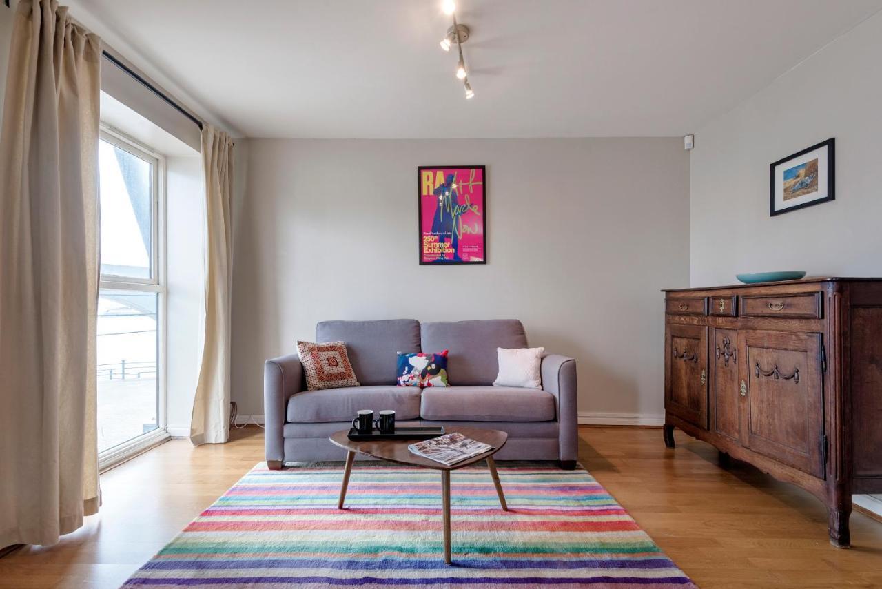 Appartement Panoramic Docklands With Waterfront Views Londen