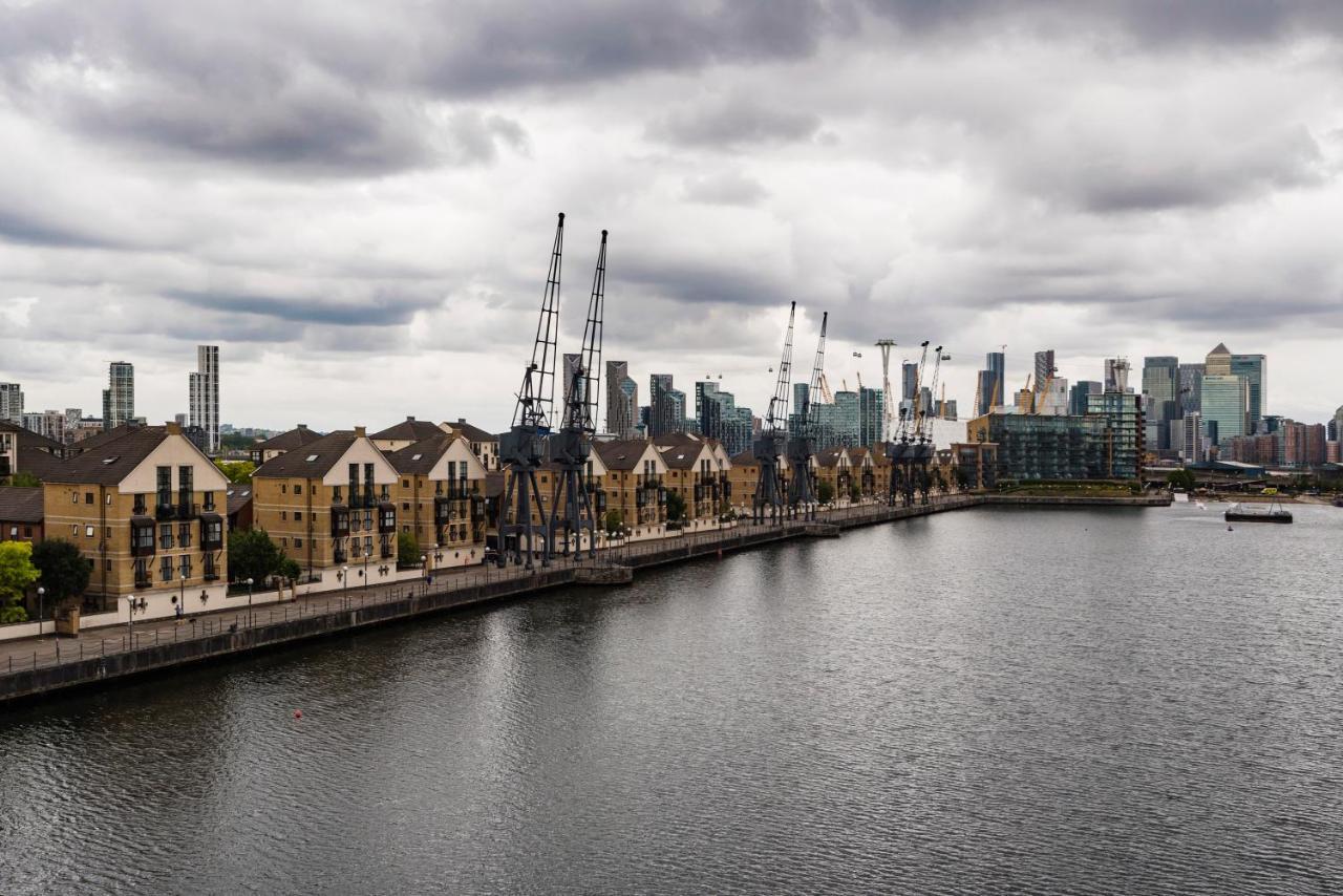 Panoramic Docklands With Waterfront Views Appartement Londen