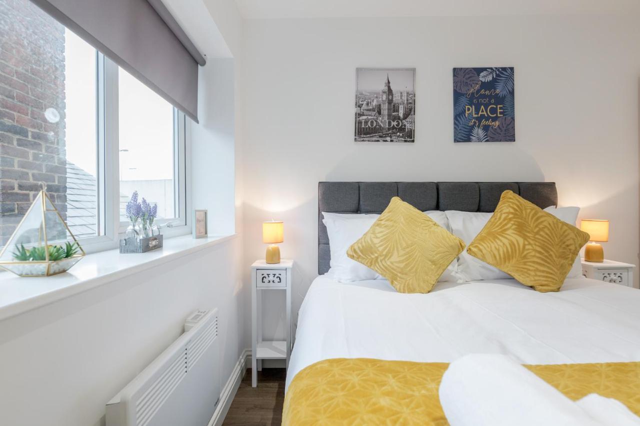 Appartement Watford Town Centre, Serviced One Bed Flat With Choice Of King Or Twin Beds, Sleeps Up To 4 Sharing, Free Wifi And Free Movies