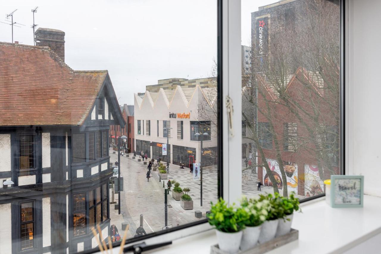 Watford Town Centre, Serviced One Bed Flat With Choice Of King Or Twin Beds, Sleeps Up To 4 Sharing, Free Wifi And Free Movies Appartement *