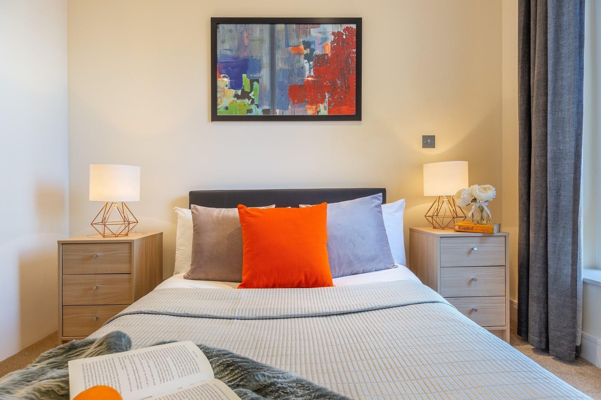 Two Bedroom Serviced With Balcony In Weymouth Building, Deacon Street Appartement Londen