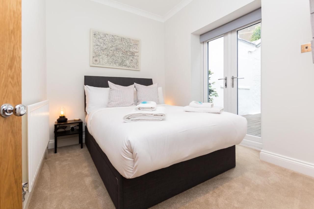 Apartment Caledonian - Bright One-bedroom With Private Decked Garden *