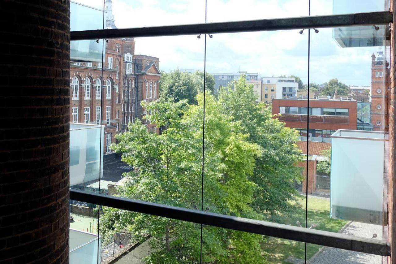 Apartment Luxury 2-bed Flat Parking And Close To The Tube *