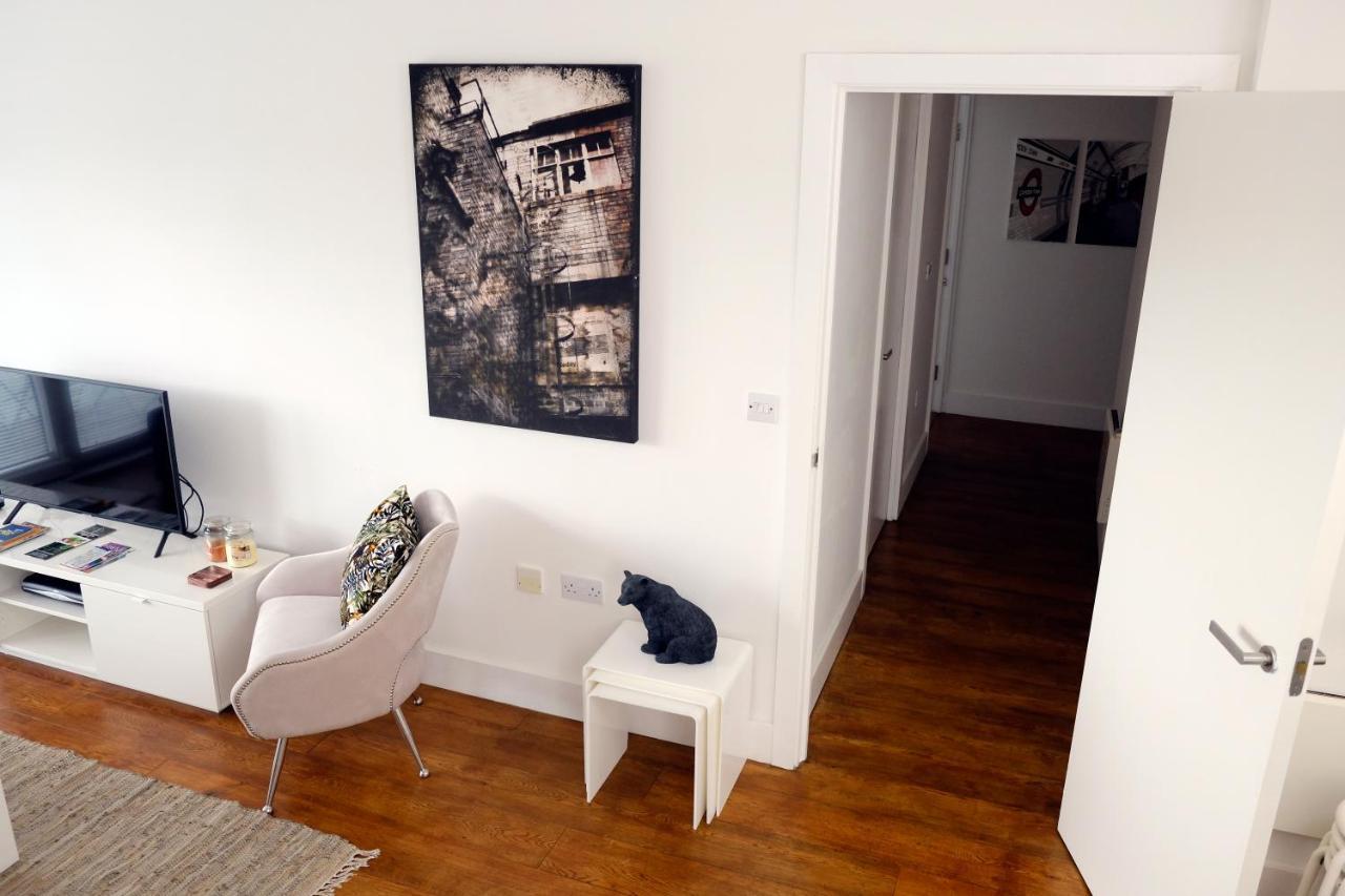 Luxury 2-bed Flat Parking And Close To The Tube *