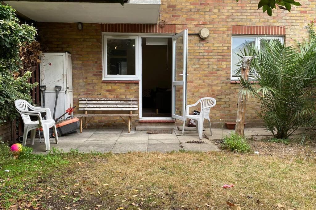 2 Bedroom With Patio - Ideal Location Zone 1 London