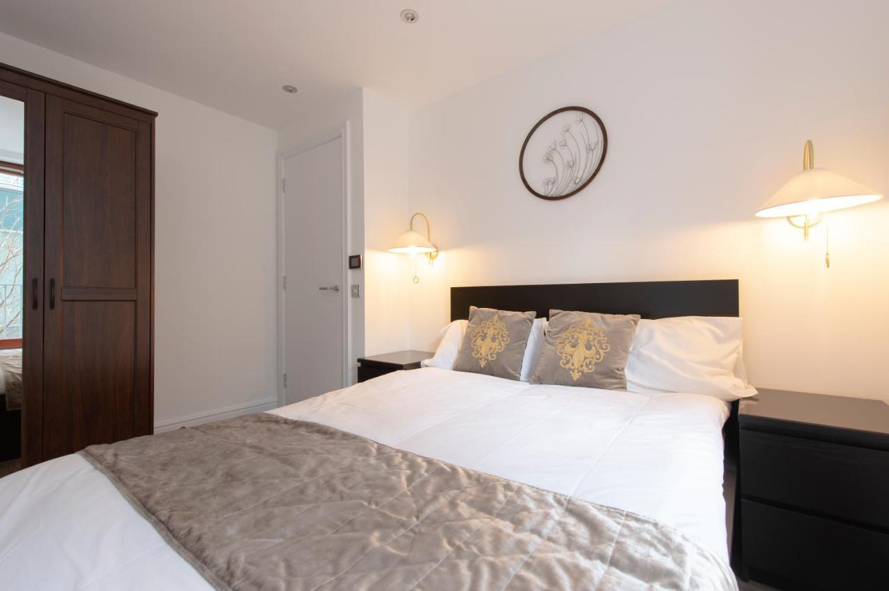 Living Apartment *