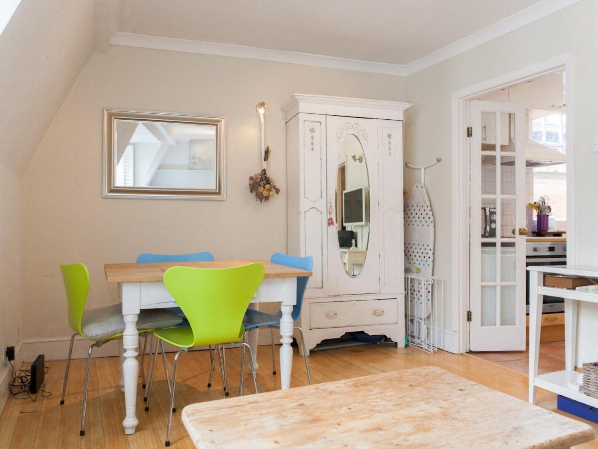 Pass The Keys Roof Terrace Flat In Trendy & Chic Hampstead Apartment