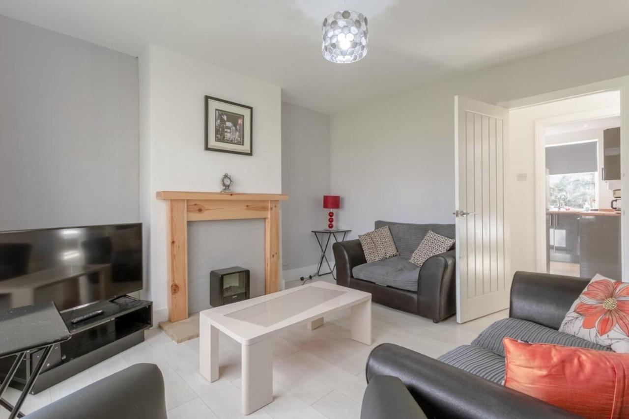 Modern 2 Bedroom In Morden Appartement Londen