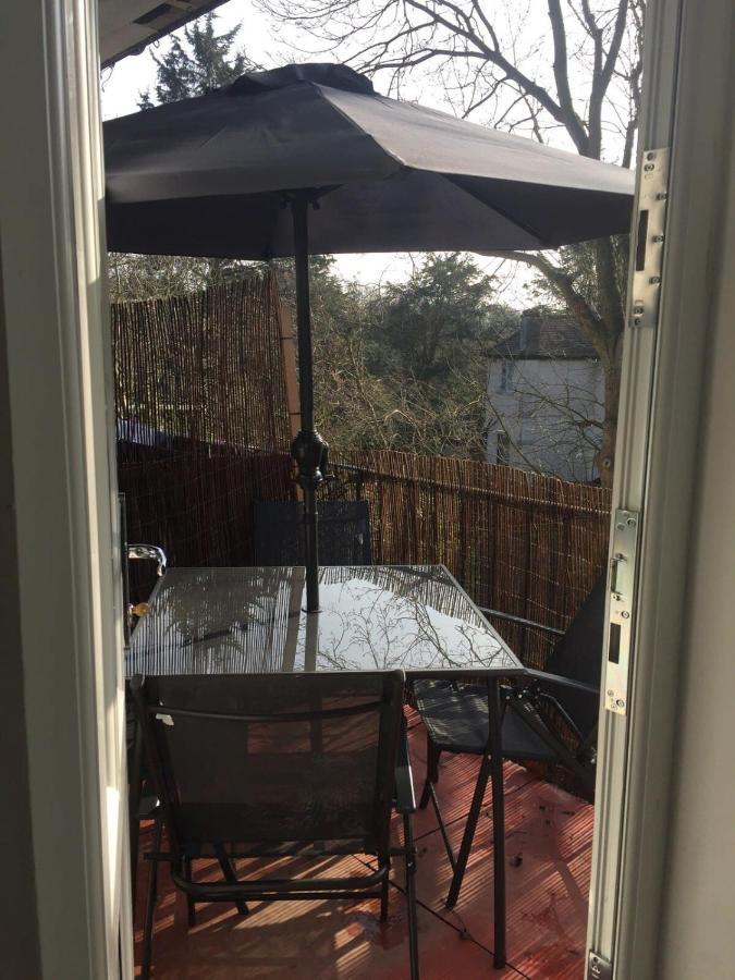 Modern 2 Bedroom In Morden * Londen