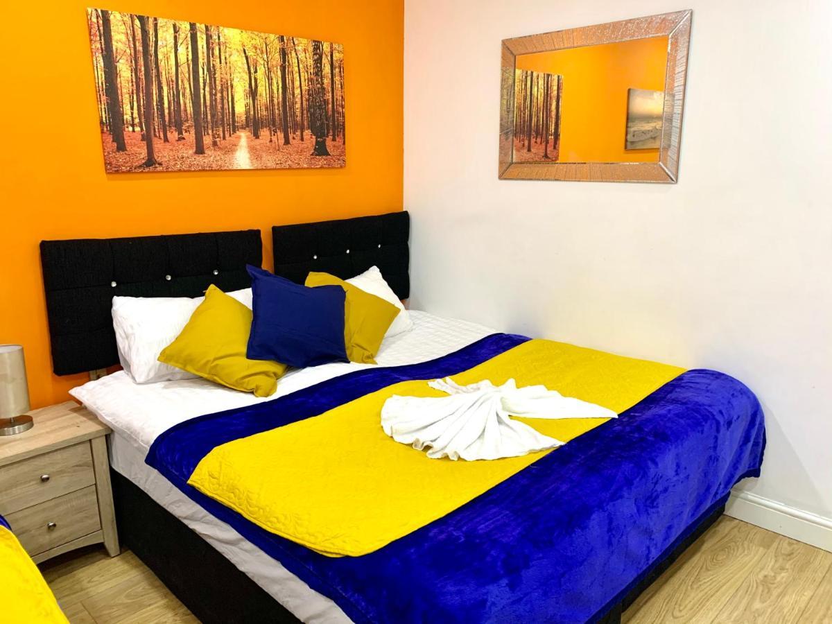 Apartment 2 Bedroom Apartment, Kitchen, Reception&private Garden London