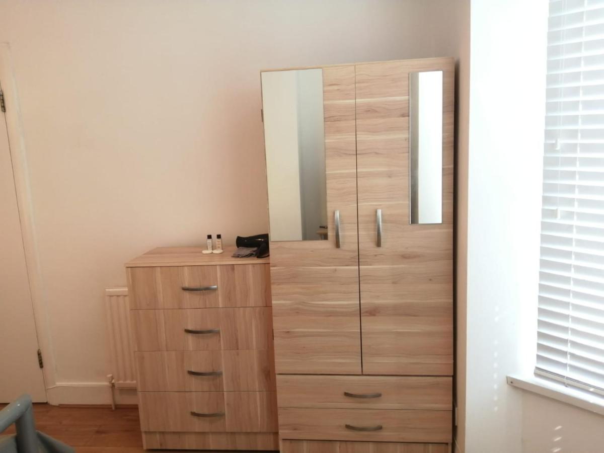 Privatunterkunft Stratford Cozy Double *
