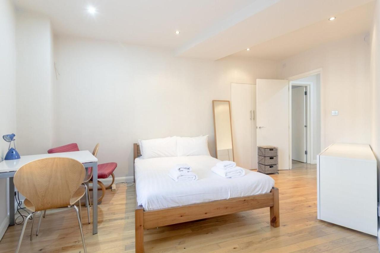 Fantastic 2 Bedroom In Apartment London