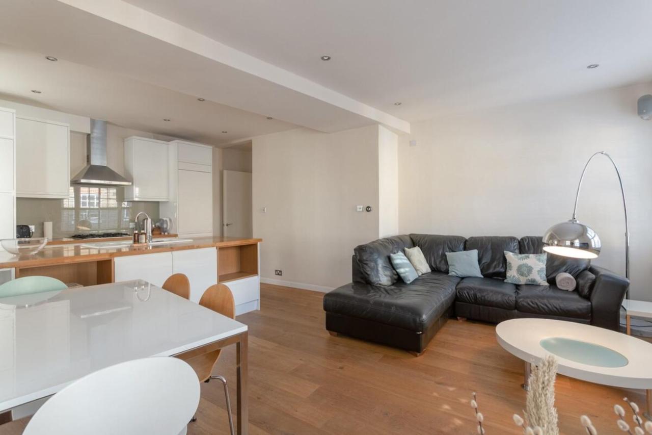 Fantastic 2 Bedroom In Apartment London