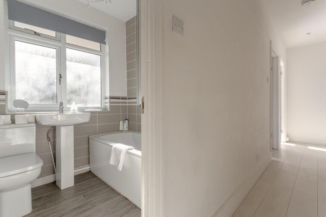 Appartement Modern 2 Bedroom In Morden *
