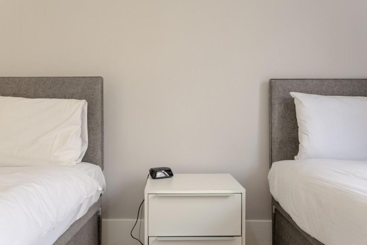 Modern 2 Bedroom In Morden * Londen