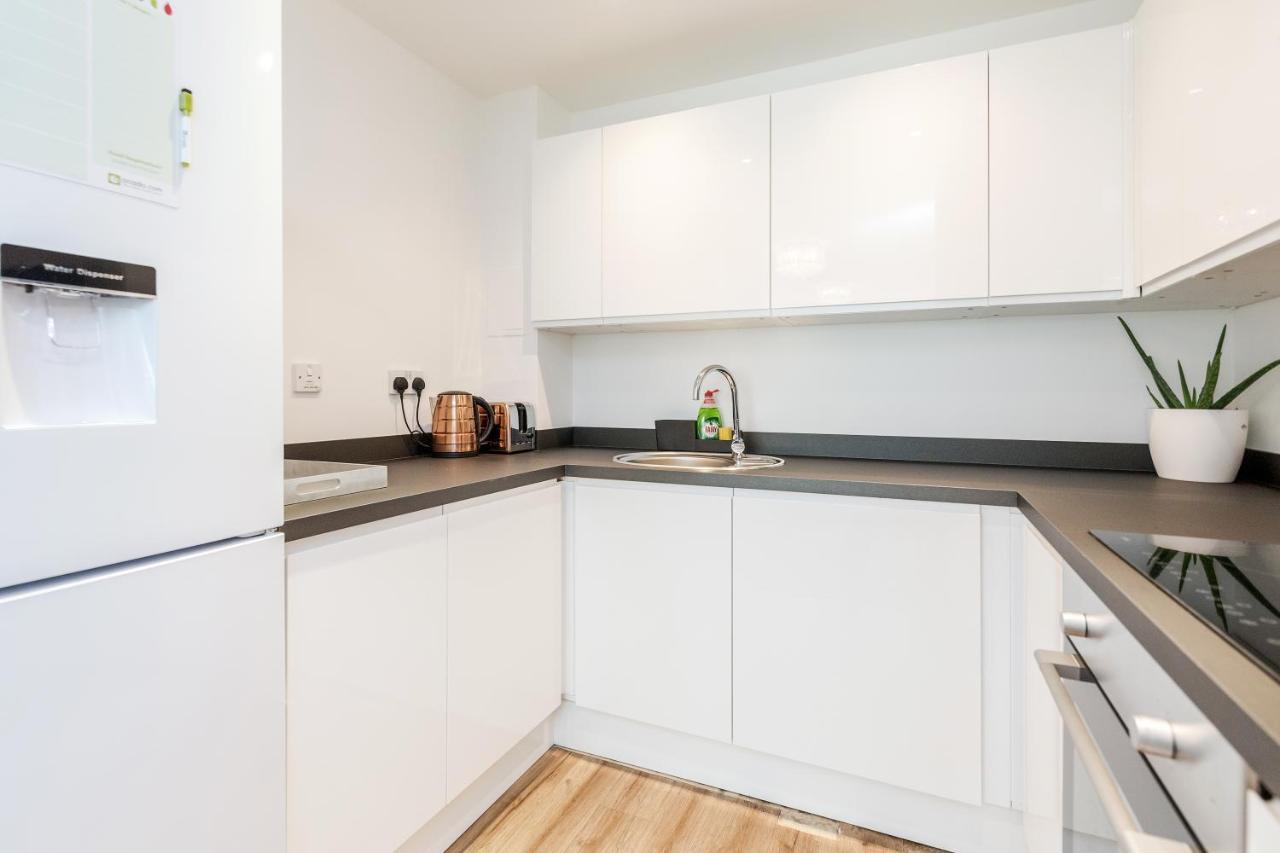 *spacious-modern One Bed Flat. Riverside Location* * London