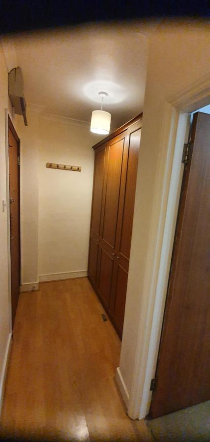 8 Sandringham Court