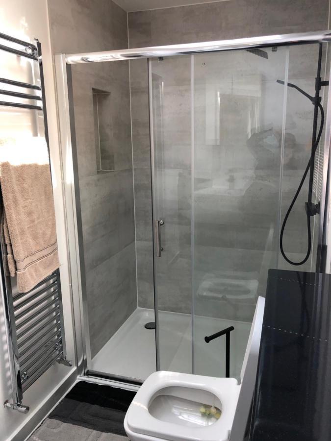 Homestay Self Contained Ensuite Double Bedroom With Own Entrance Free Off Street Parking