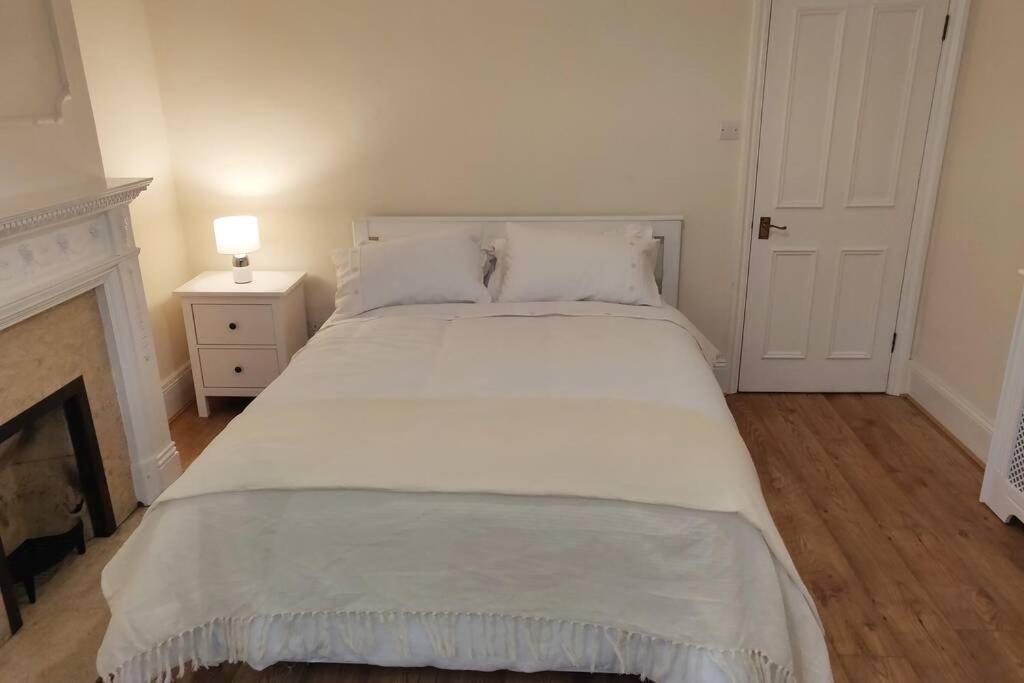 Battersea 3-bedroom With Patio Garden Appartement Londen
