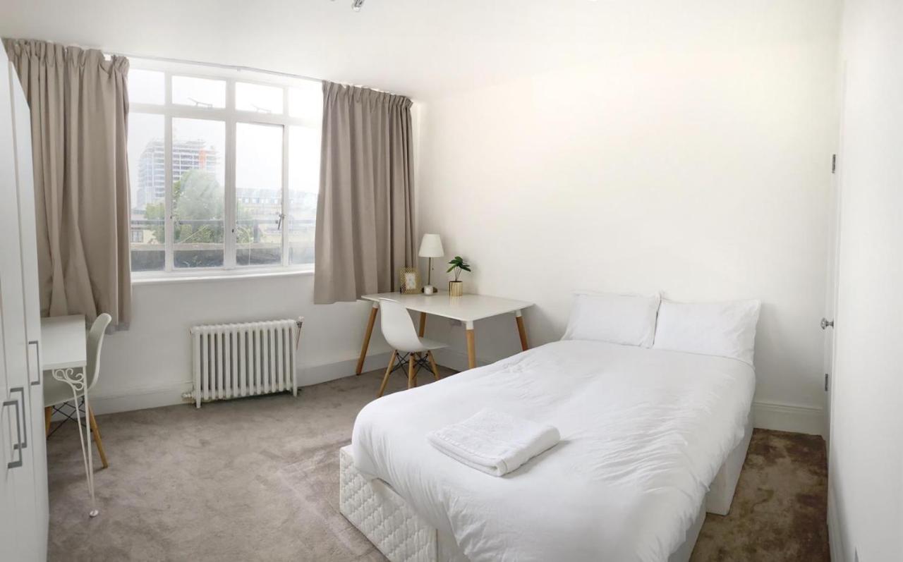 Hyde Park Apartment *